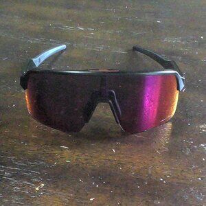 Red oakley sutros